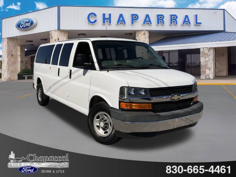 2017 Chevrolet Express Passenger LT