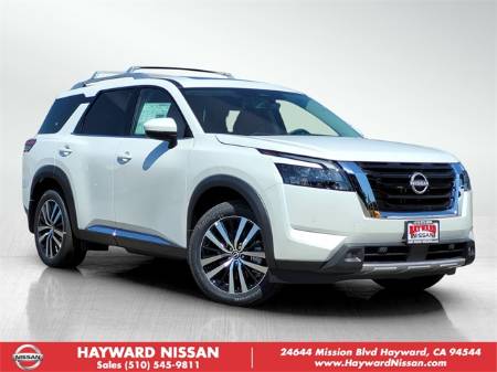 2025 Nissan Pathfinder Platinum