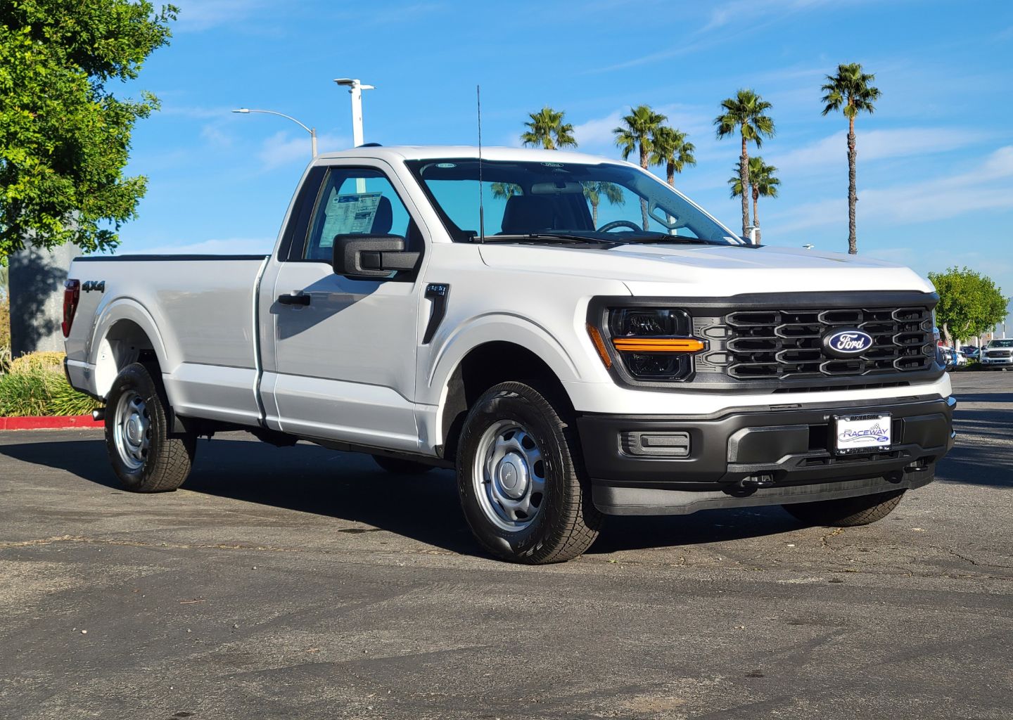 2025 Ford F-150 XL's photo