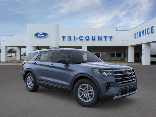 2026 Ford Explorer photo 2