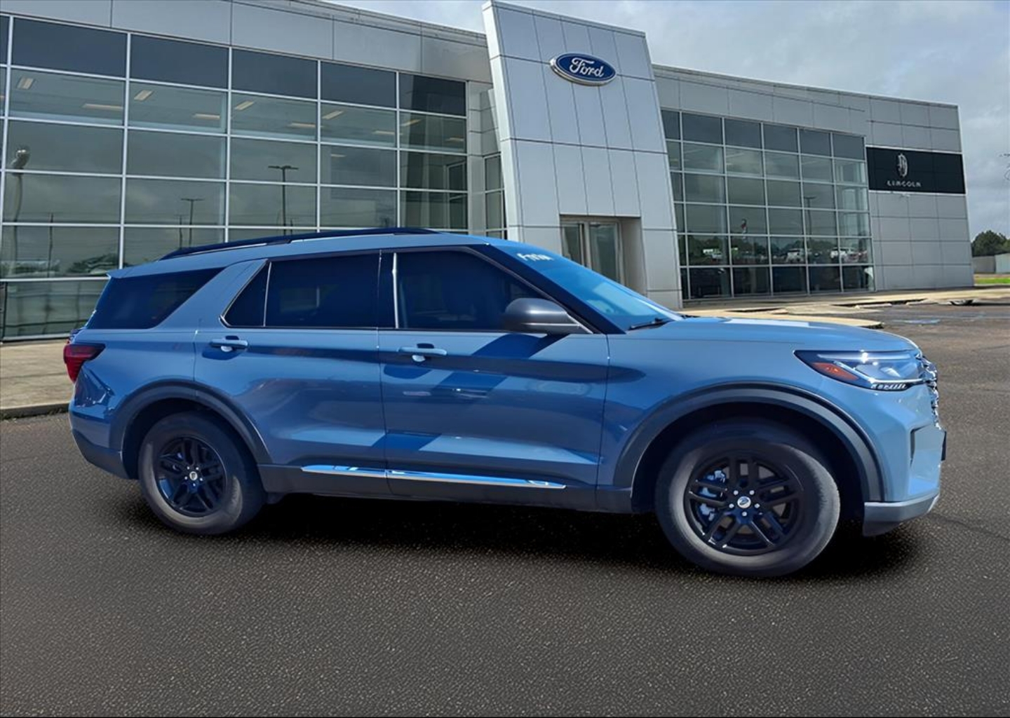 2025 Ford Explorer Active - Photo 7