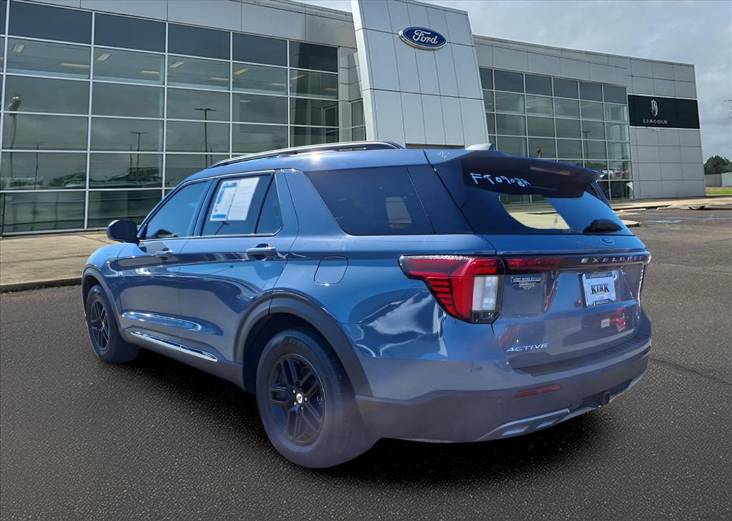 2025 Ford Explorer Active - Photo 9
