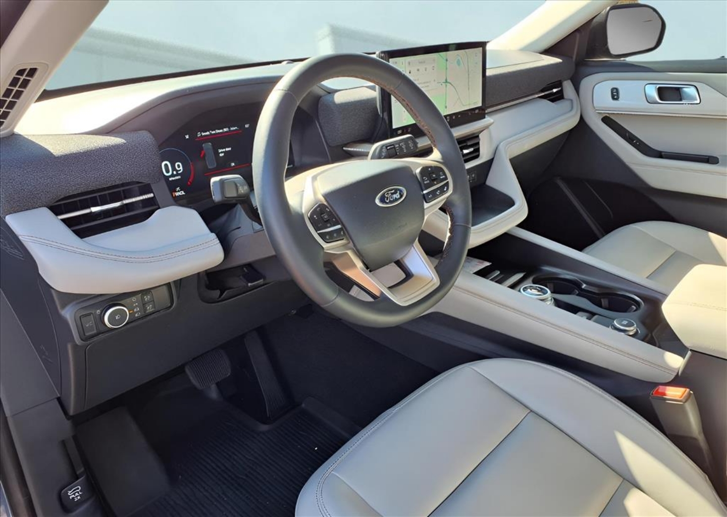 2025 Ford Explorer Active - Photo 10