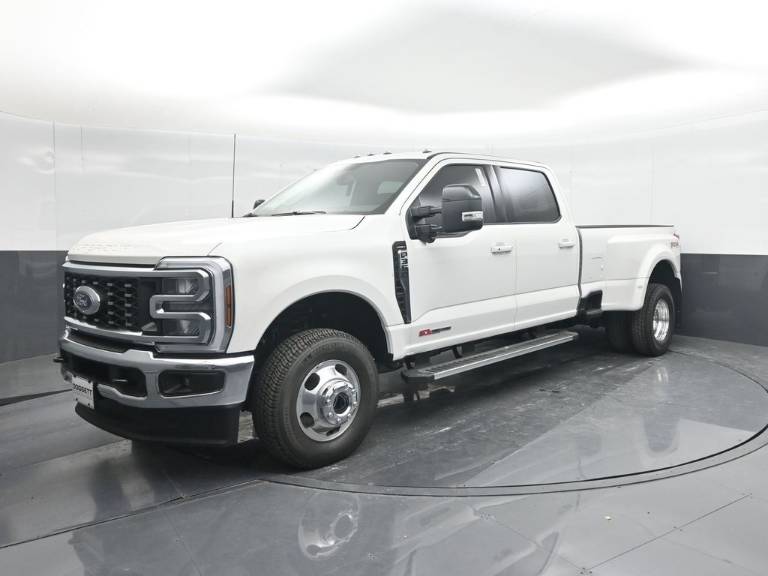 2026 Ford Super Duty F-350 DRW LARIAT
