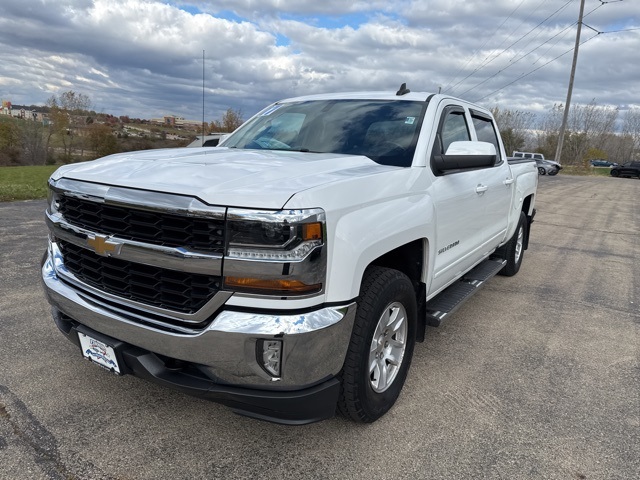 2017 Chevrolet Silverado 1500 LT photo 3