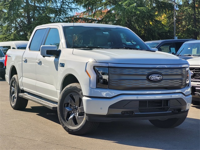 2025 Ford F-150 Lightning LARIAT