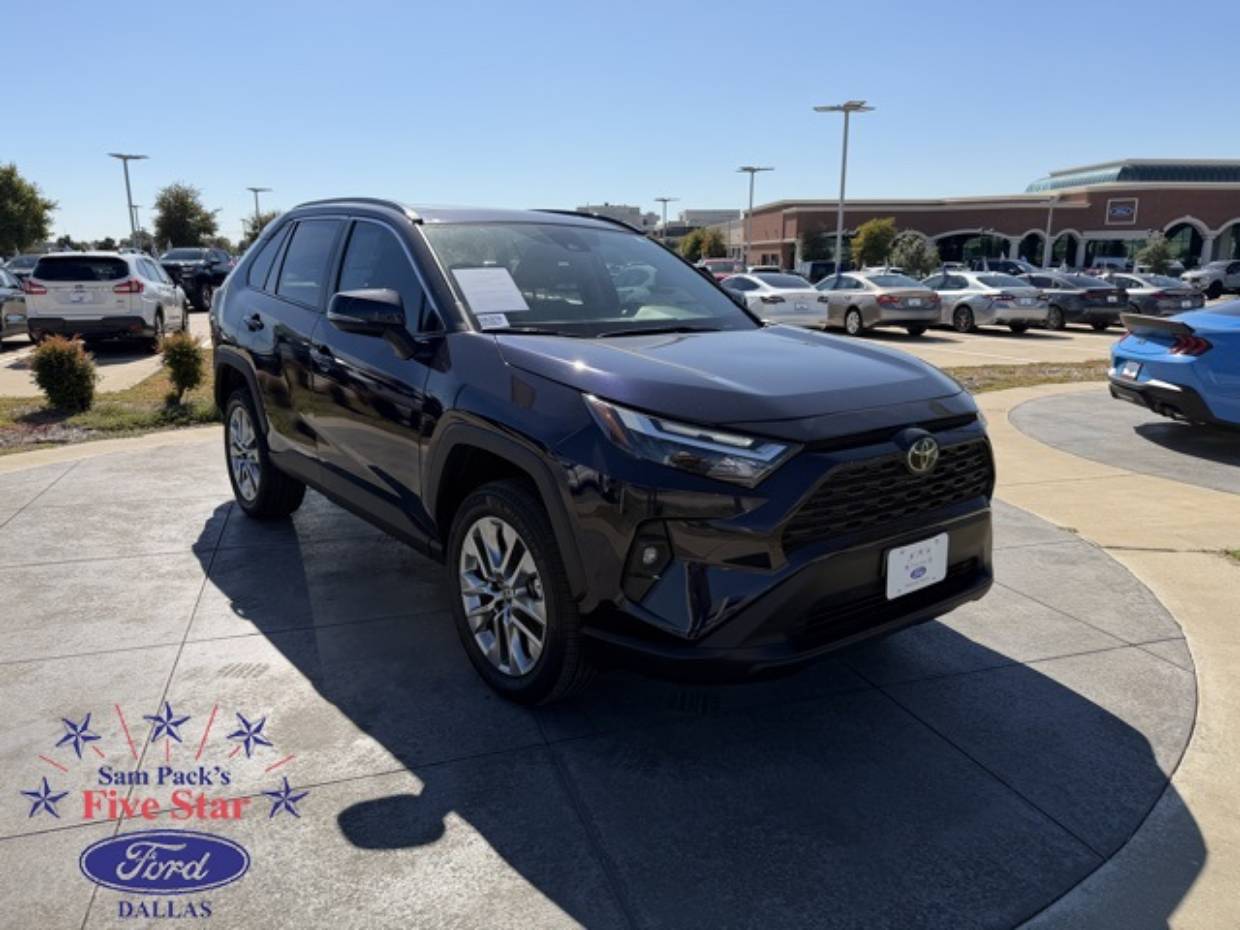 2025 Toyota RAV4 XLE Premium's photo