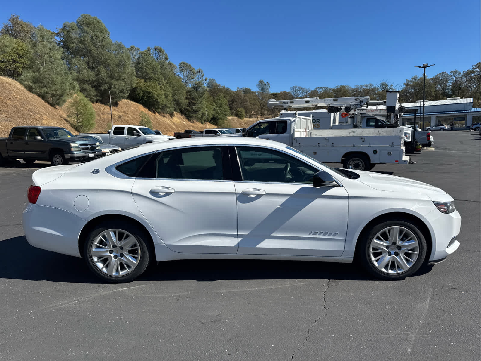 2015 Chevrolet Impala LS photo 3