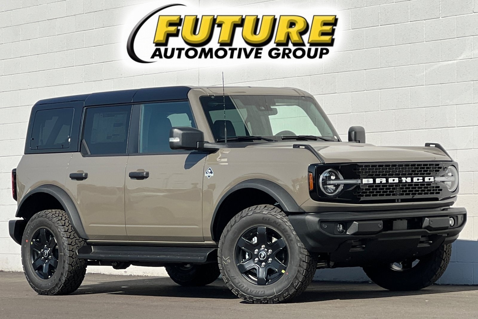 2025 Ford Bronco 4-Door Outer Banks's photo
