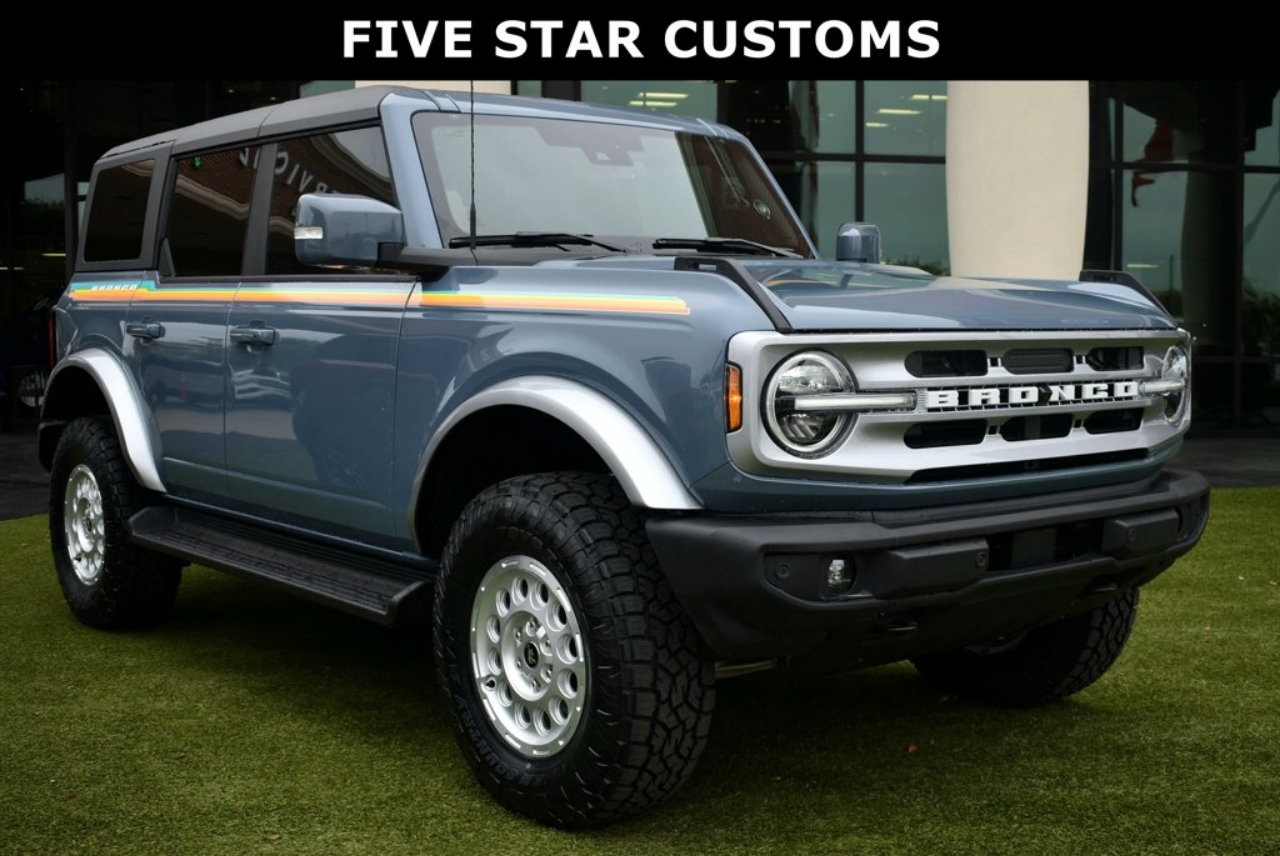 2025 Ford Bronco 4-Door Outer Banks's photo