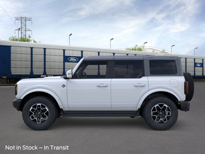 2025 Ford Bronco Outer Banks photo 2
