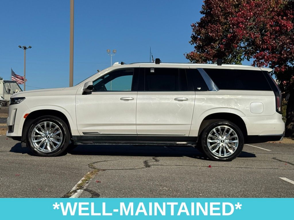 2022 Cadillac Escalade ESV Premium Luxury photo 2