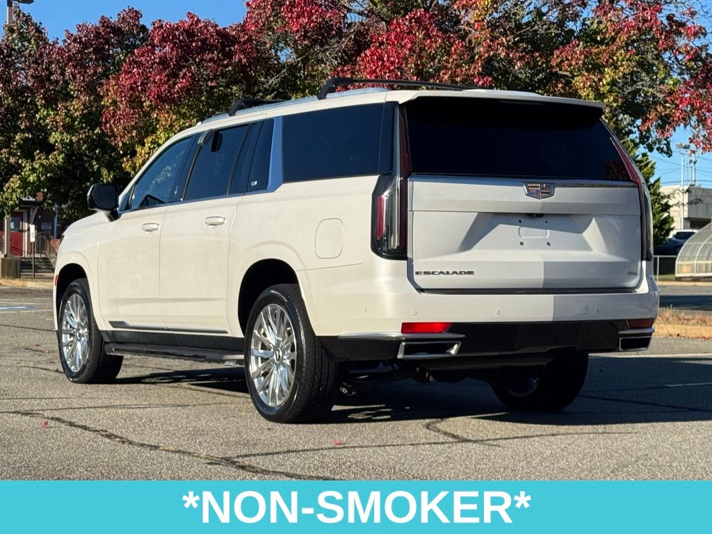 2022 Cadillac Escalade ESV Premium Luxury photo 3