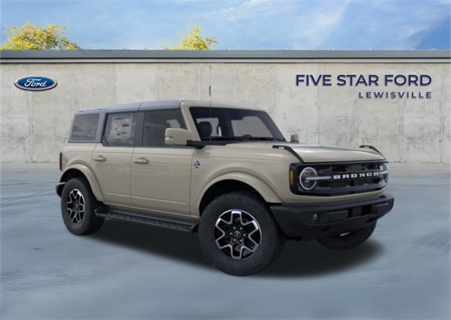 2025 Ford Bronco 4-Door Outer Banks's photo