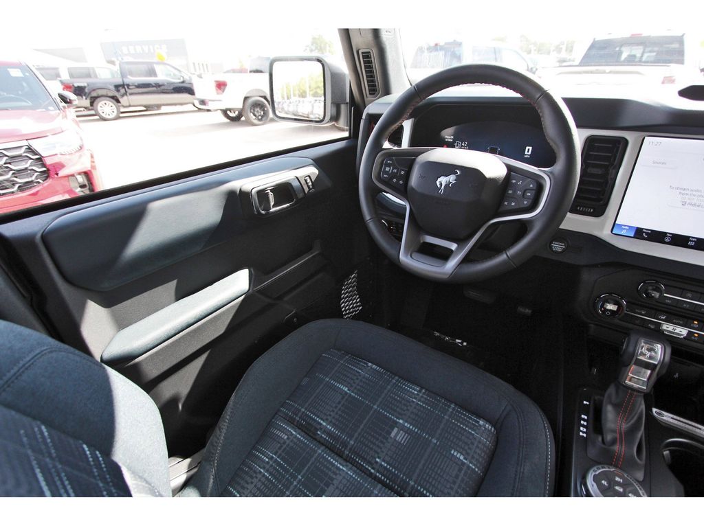 2025 Ford Bronco Heritage First Edition photo 3