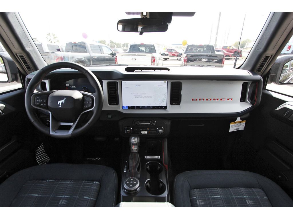 2025 Ford Bronco Heritage First Edition photo 4
