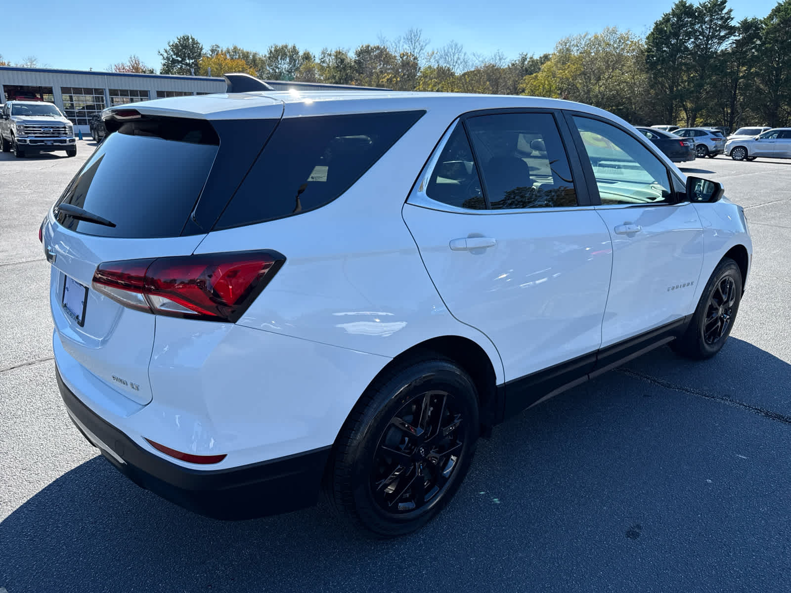 2023 Chevrolet Equinox LT photo 2