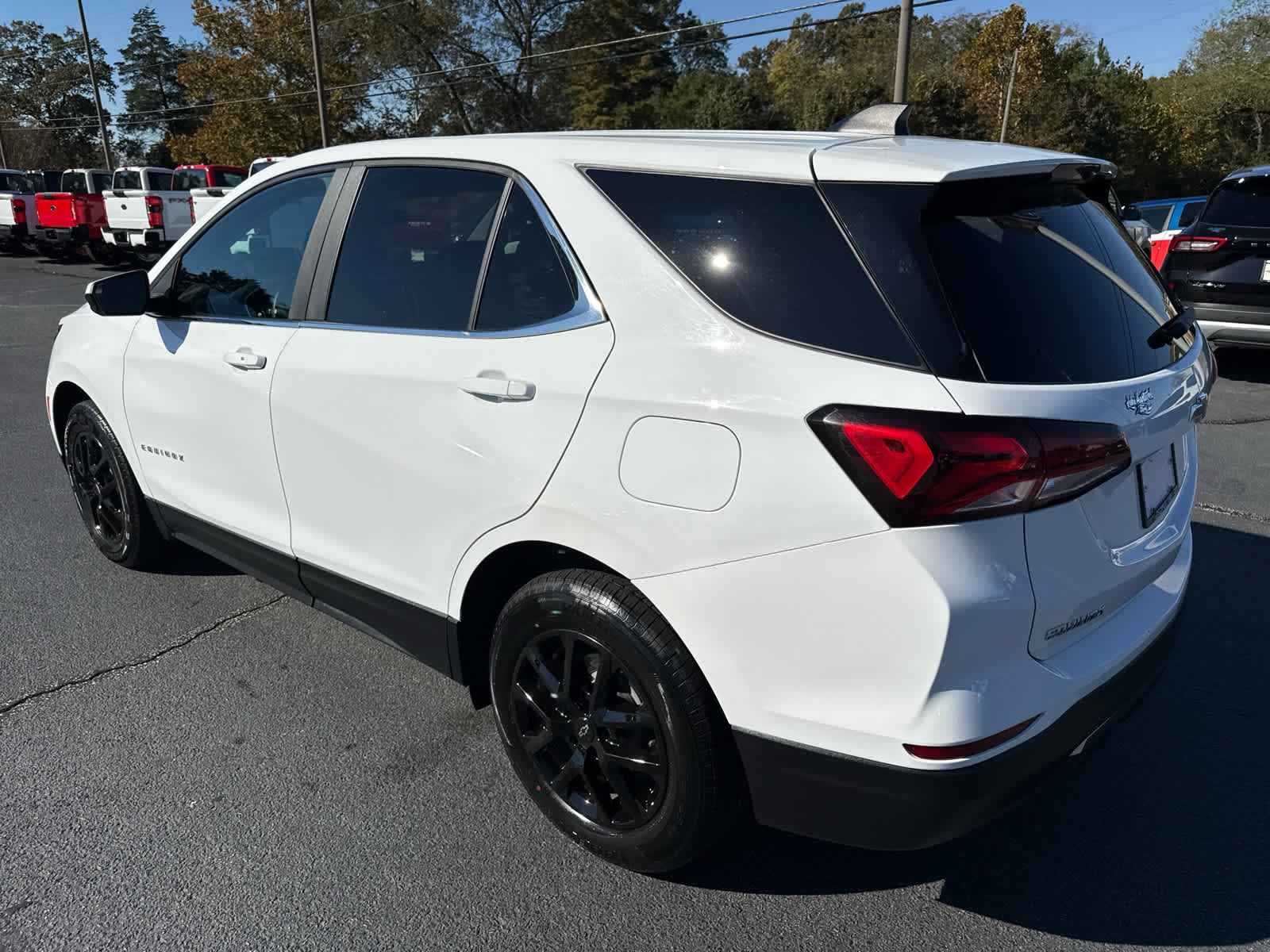 2023 Chevrolet Equinox LT photo 3