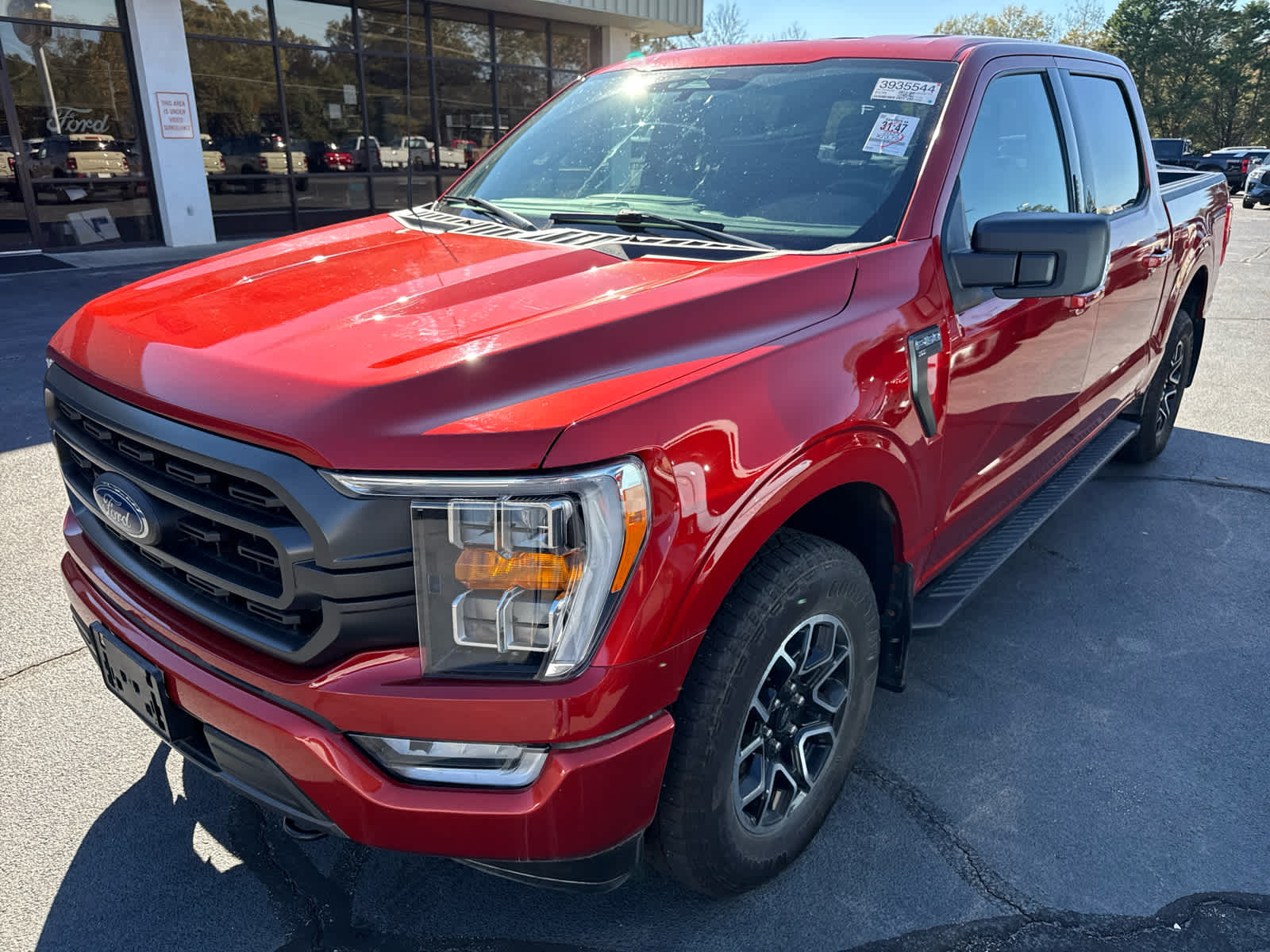 2023 Ford F-150 XLT photo 2