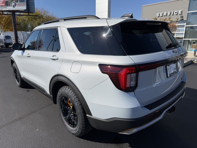 2026 Ford Explorer photo 4