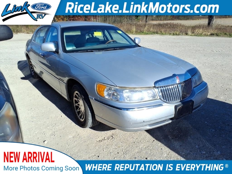 2001 Lincoln Town Car Signature