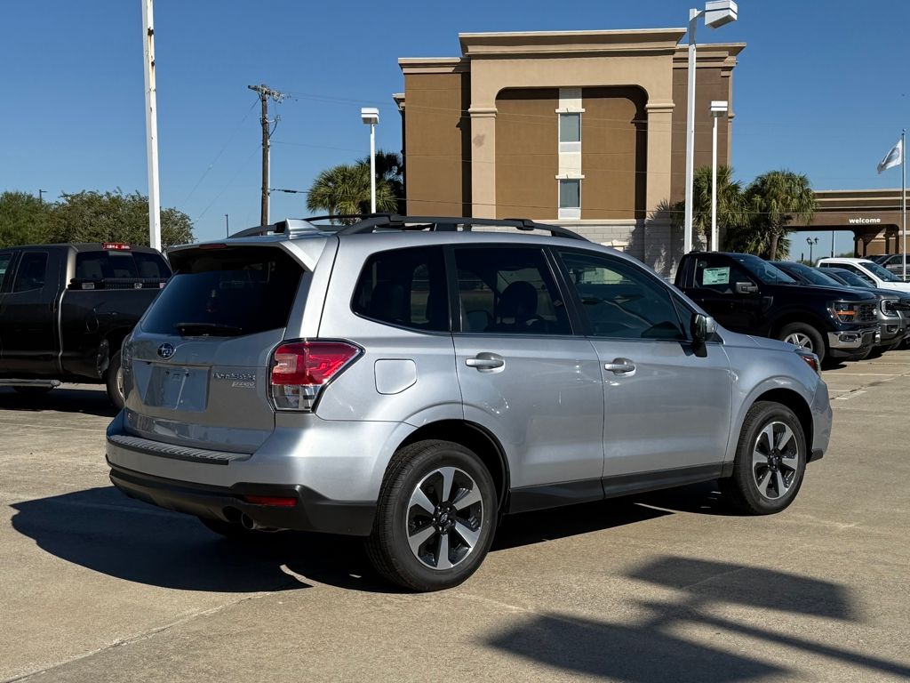 2017 Subaru Forester 2.5i Limited photo 4