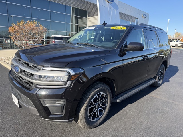 2024 Ford Expedition XLT photo 2