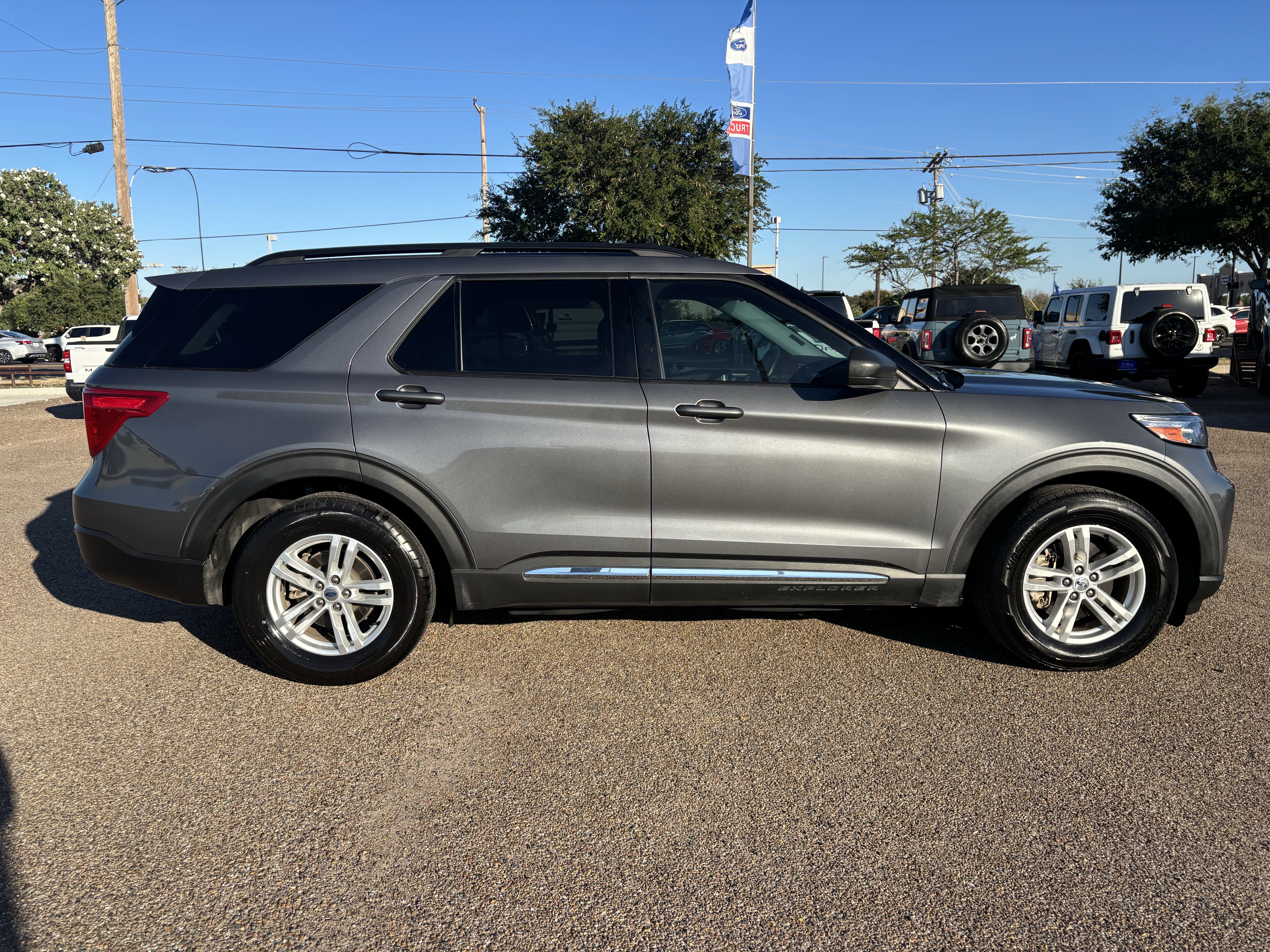 2022 Ford Explorer XLT photo 4