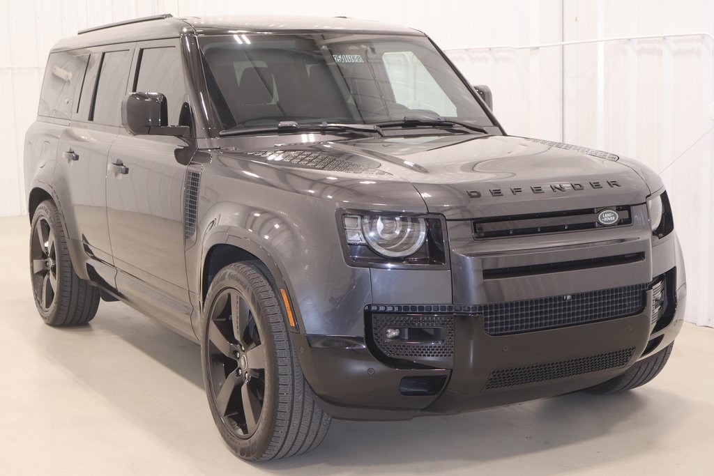 2023 Land Rover Defender 130 X-Dynamic SE photo 3