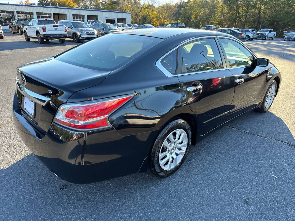 Used 2015 Nissan Altima S with VIN 1N4AL3AP7FN370579 for sale in Royston, GA