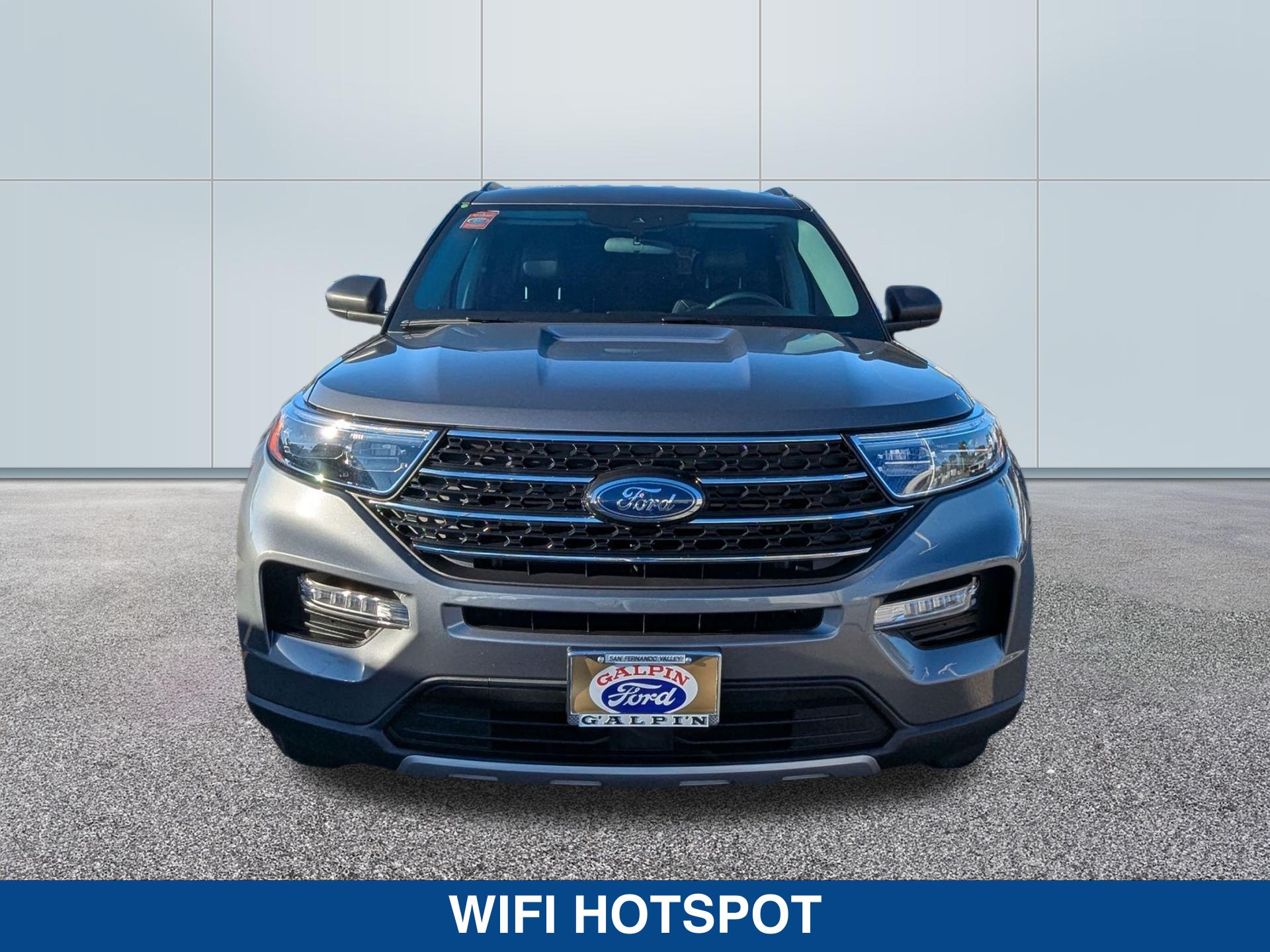 2023 Ford Explorer XLT photo 3