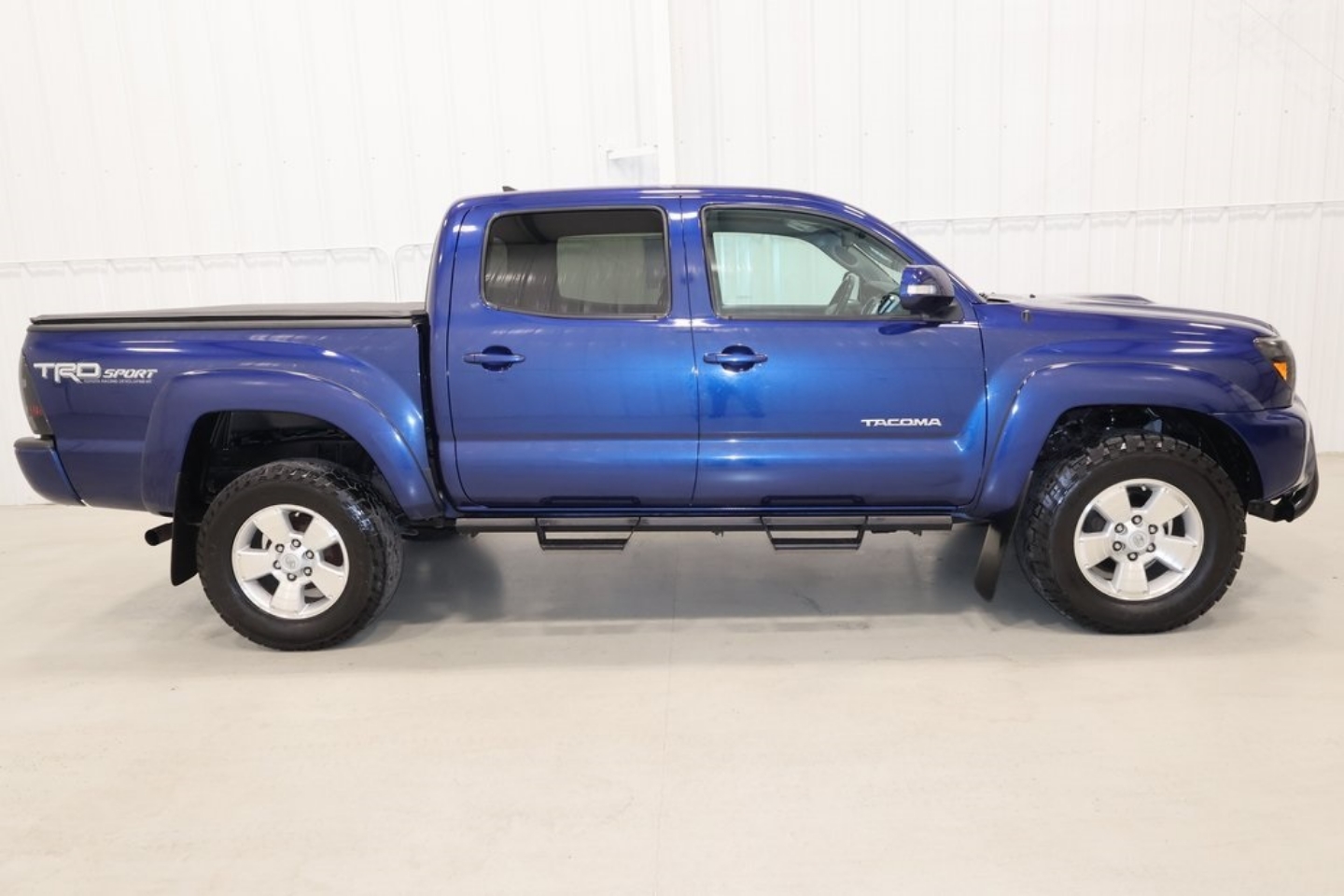 Used 2015 Toyota Tacoma Base with VIN 3TMLU4EN2FM183257 for sale in Canfield, OH