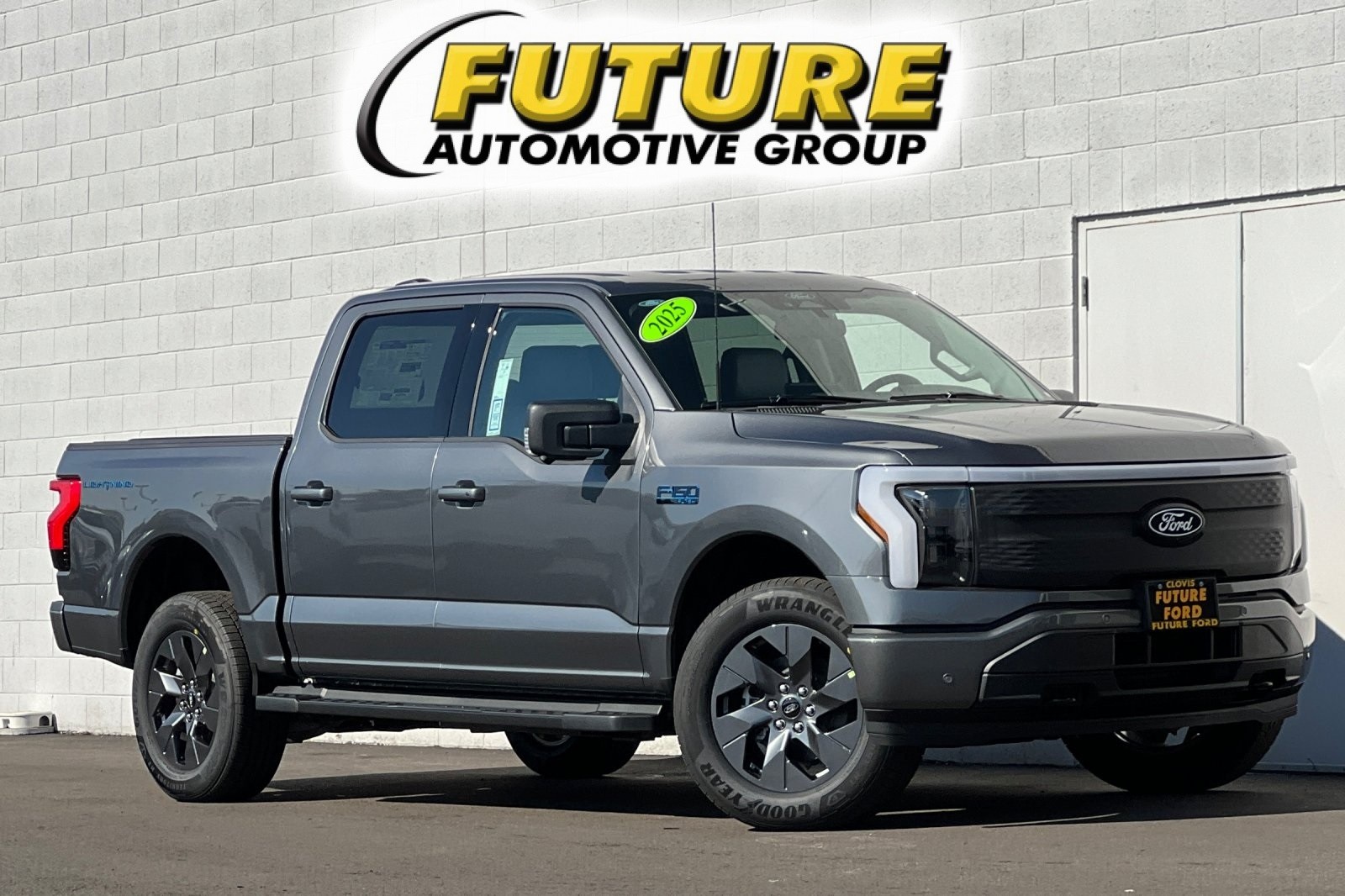 2025 Ford F-150 Lightning Flash's photo