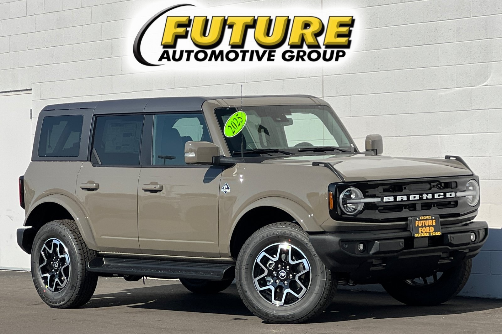 2025 Ford Bronco Outer Banks