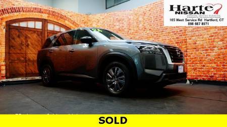 2024 Nissan Pathfinder S