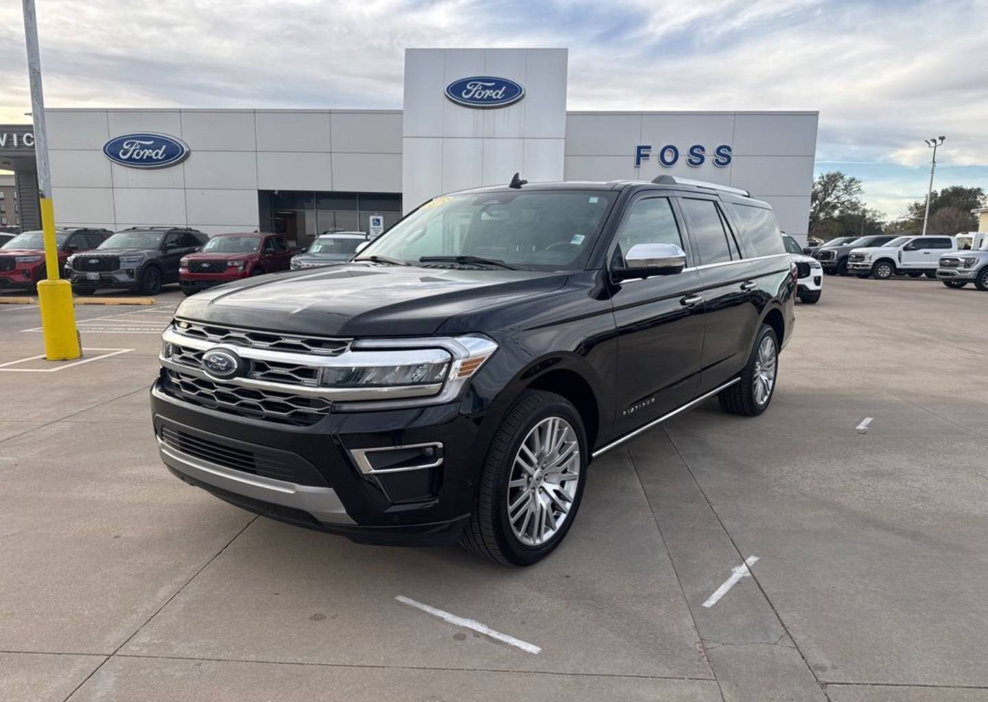 2024 Ford Expedition Platinum's photo