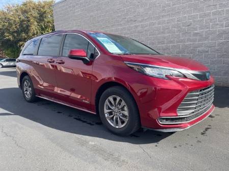 2021 Toyota Sienna LE
