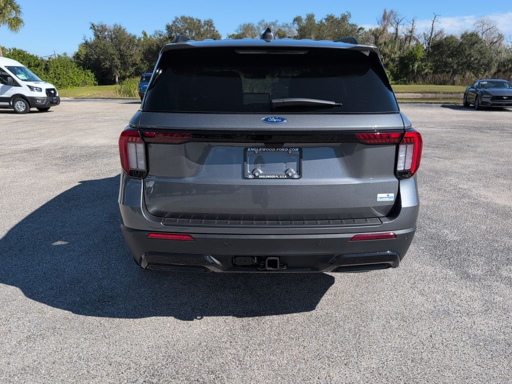 2026 Ford Explorer ST-Line photo 3