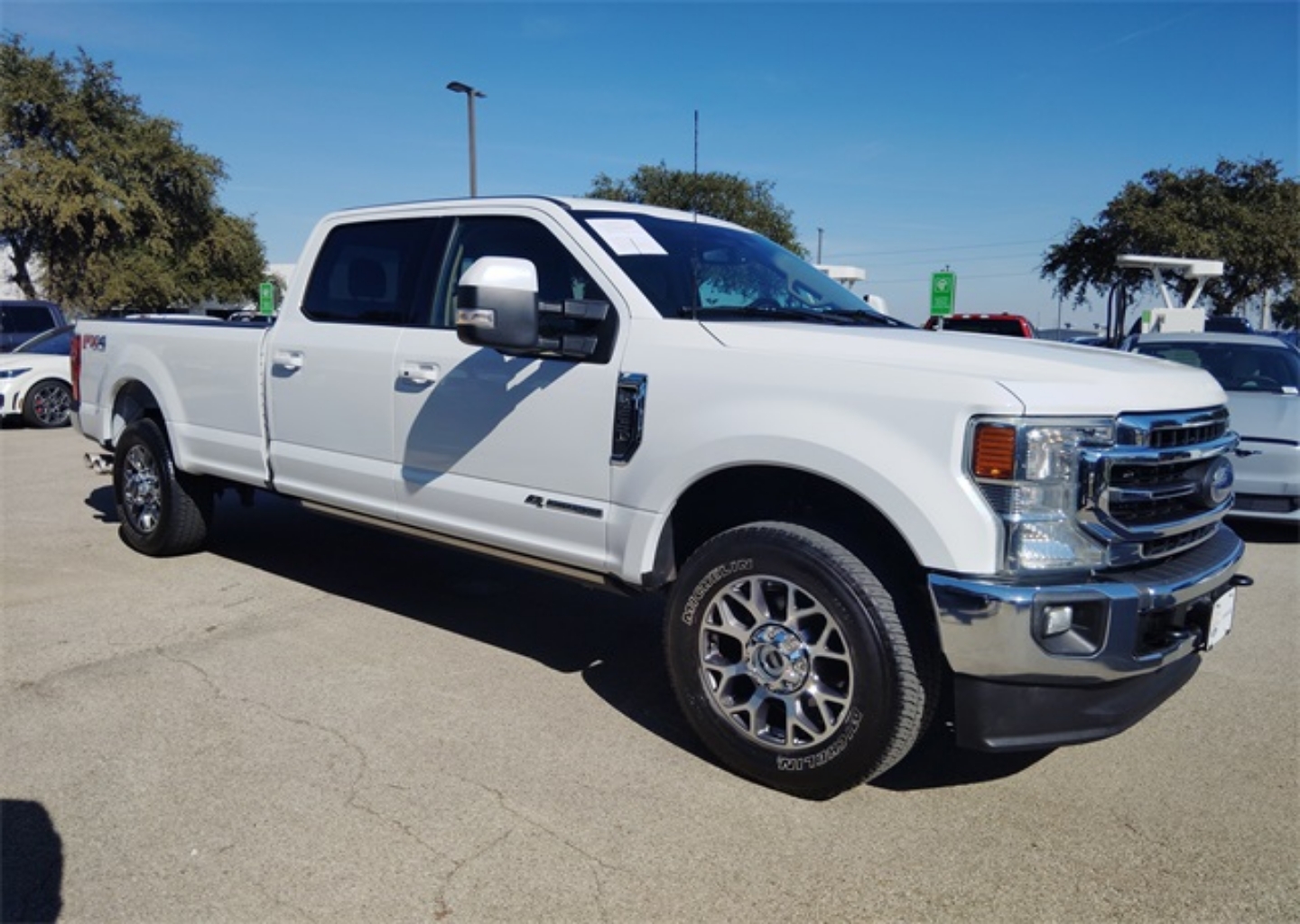 2022 Ford F-350 Super Duty Lariat's photo