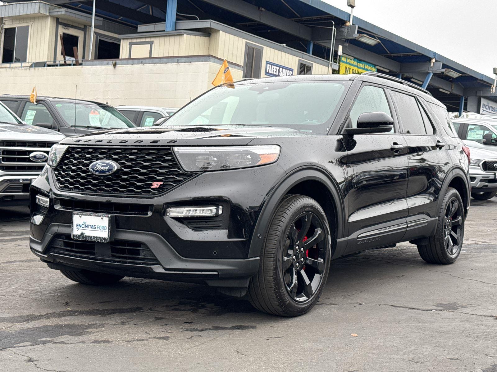 2022 Ford Explorer ST photo 3