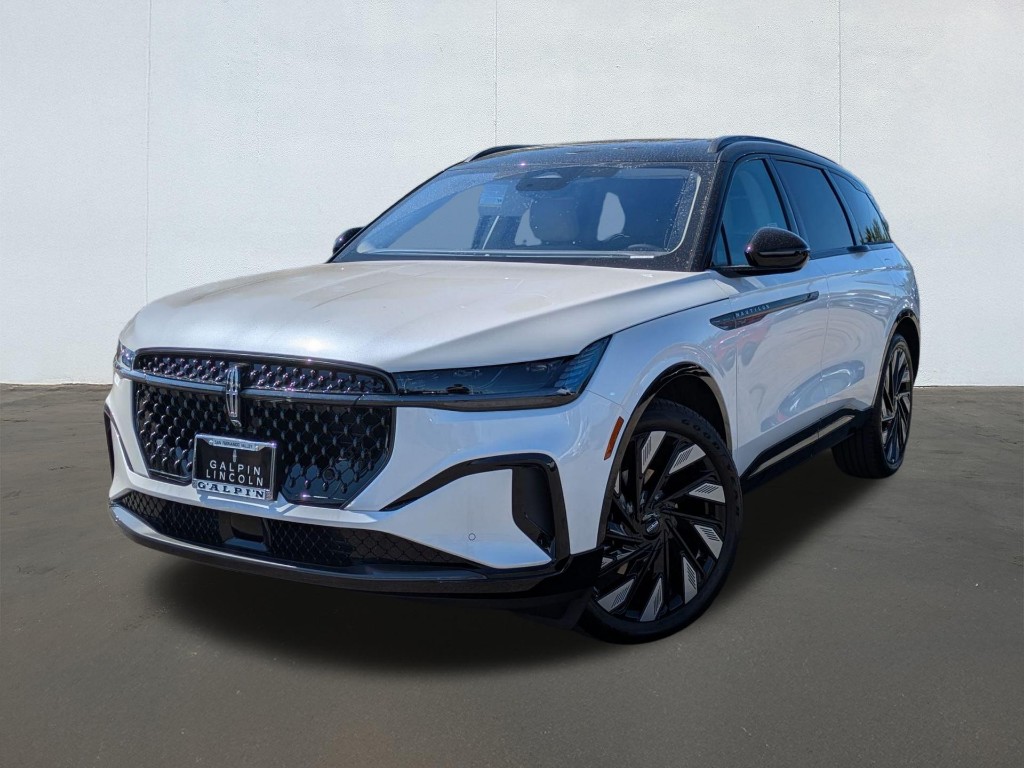 2025 Lincoln Nautilus Reserve