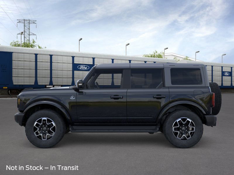 2025 Ford Bronco Outer Banks photo 3