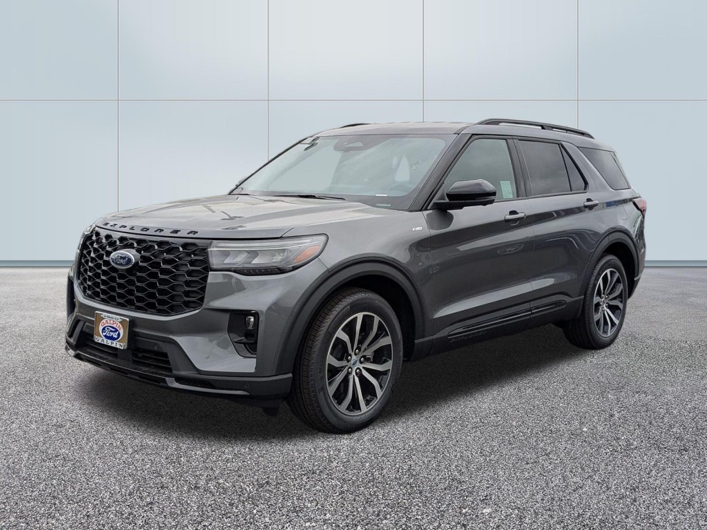 2025 Ford Explorer ST Line