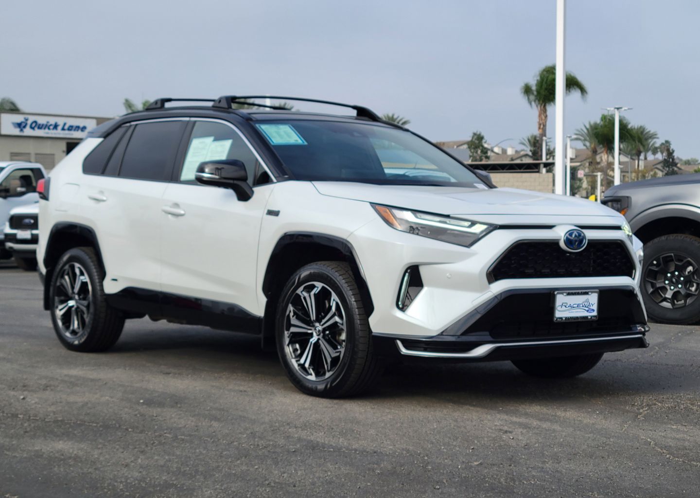 2024 Toyota RAV4 XSE's photo