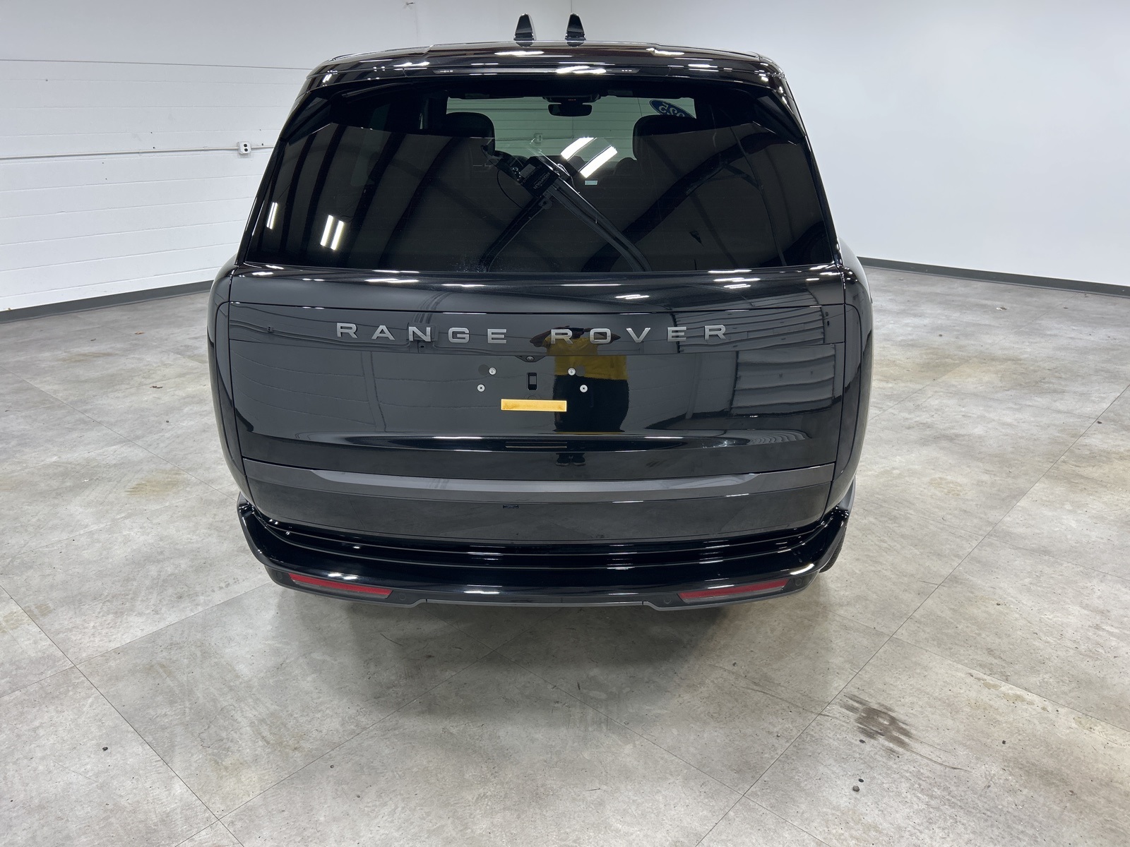 2025 Land Rover Range Rover SE photo 4