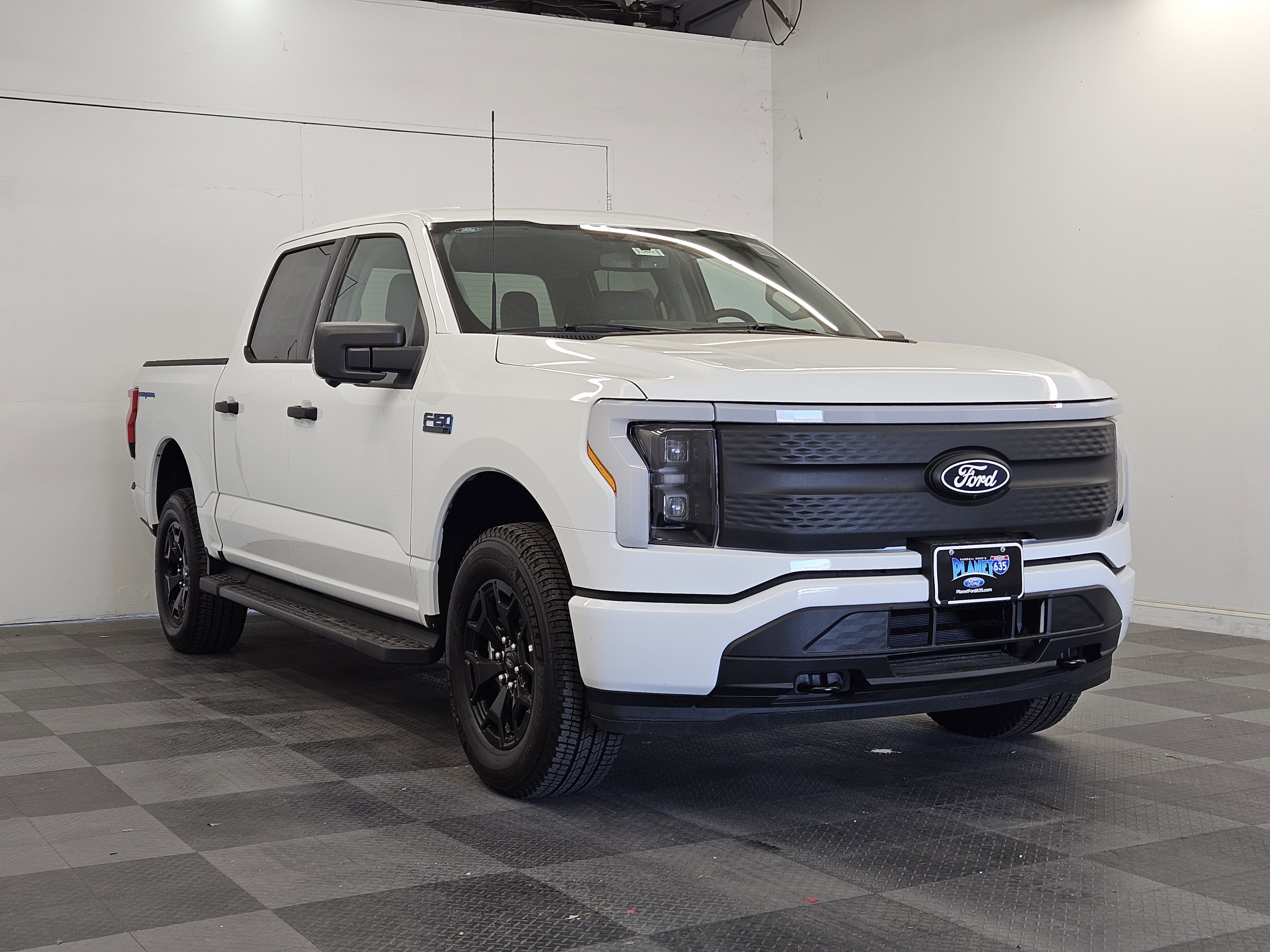 2025 Ford F-150 Lightning XLT's photo