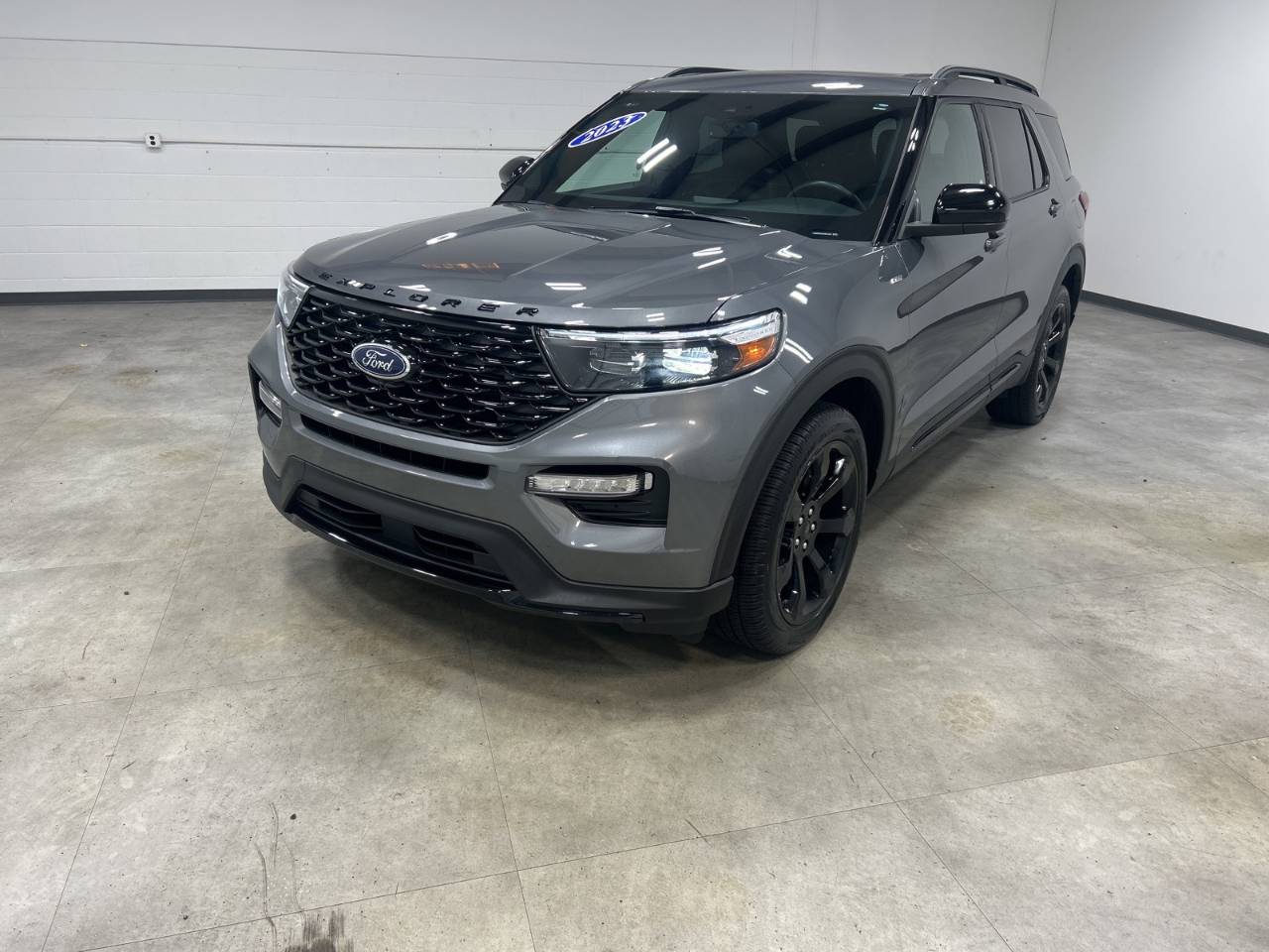 2023 Ford Explorer ST-LINE's photo