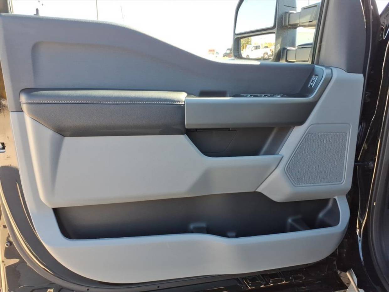 2026 Ford F-250 Super Duty XL - Photo 8