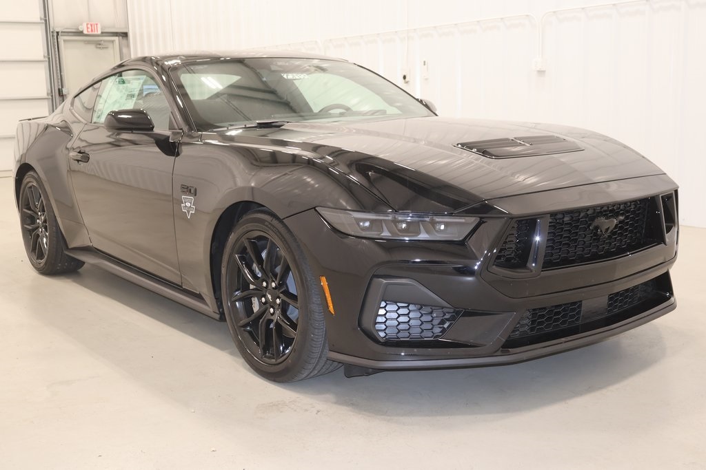 2025 Ford Mustang GT photo 2