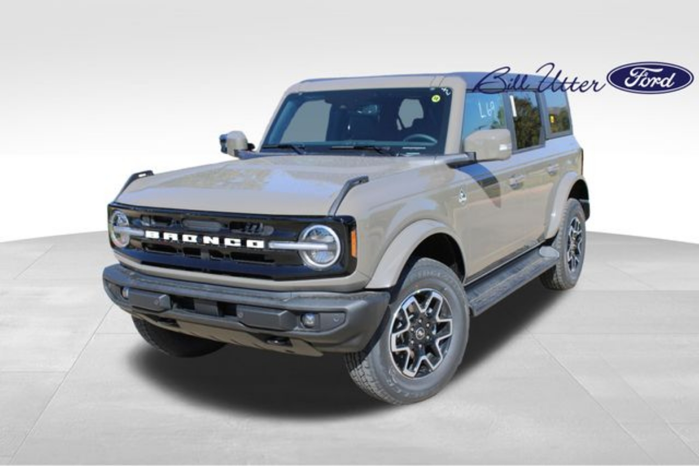 2025 Ford Bronco 4-Door Outer Banks's photo